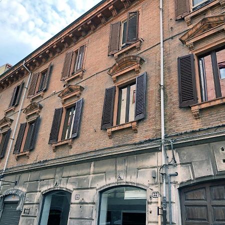 Triquetra Hotel Ferrara Luaran gambar