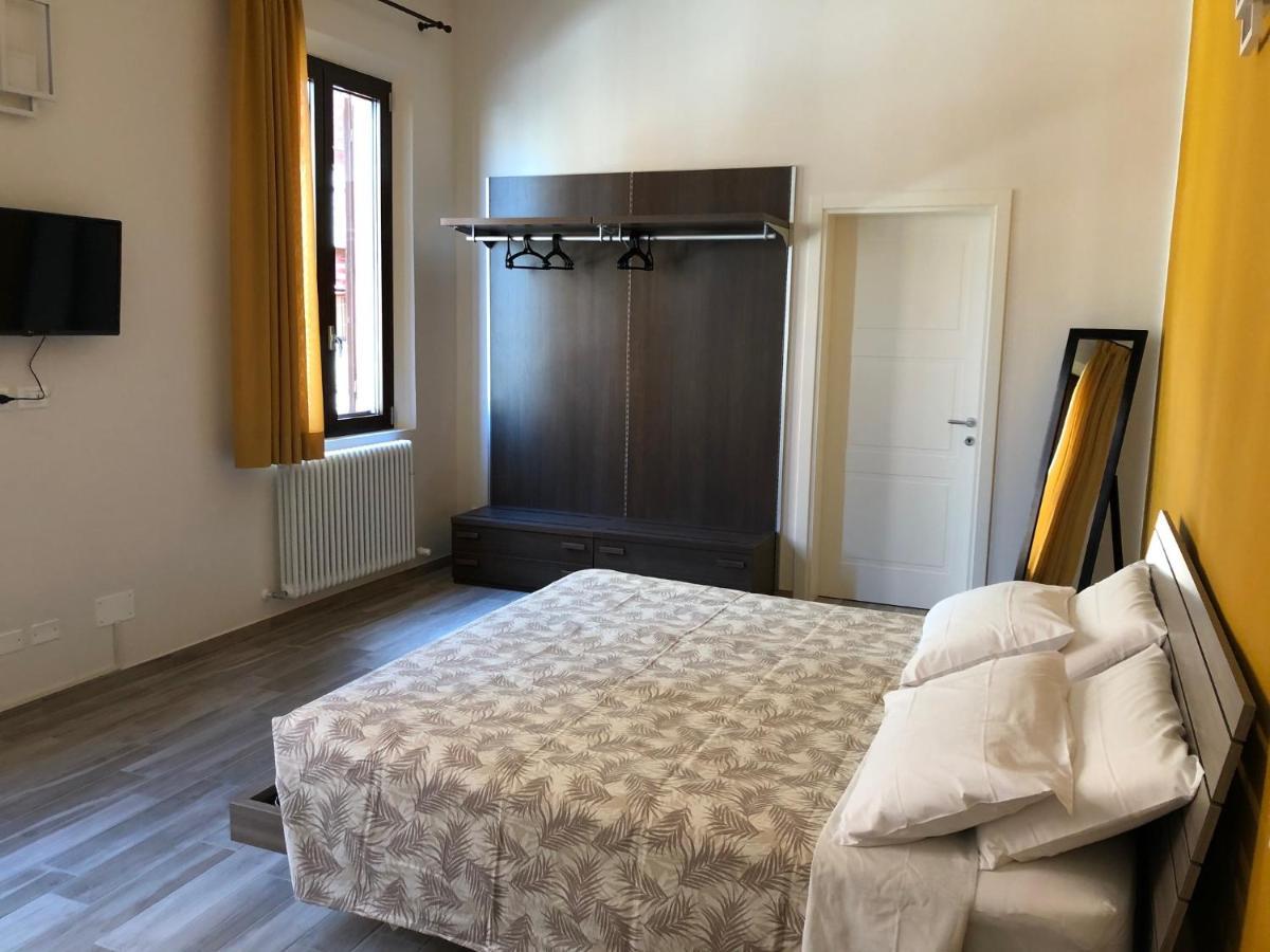 Triquetra Hotel Ferrara Luaran gambar