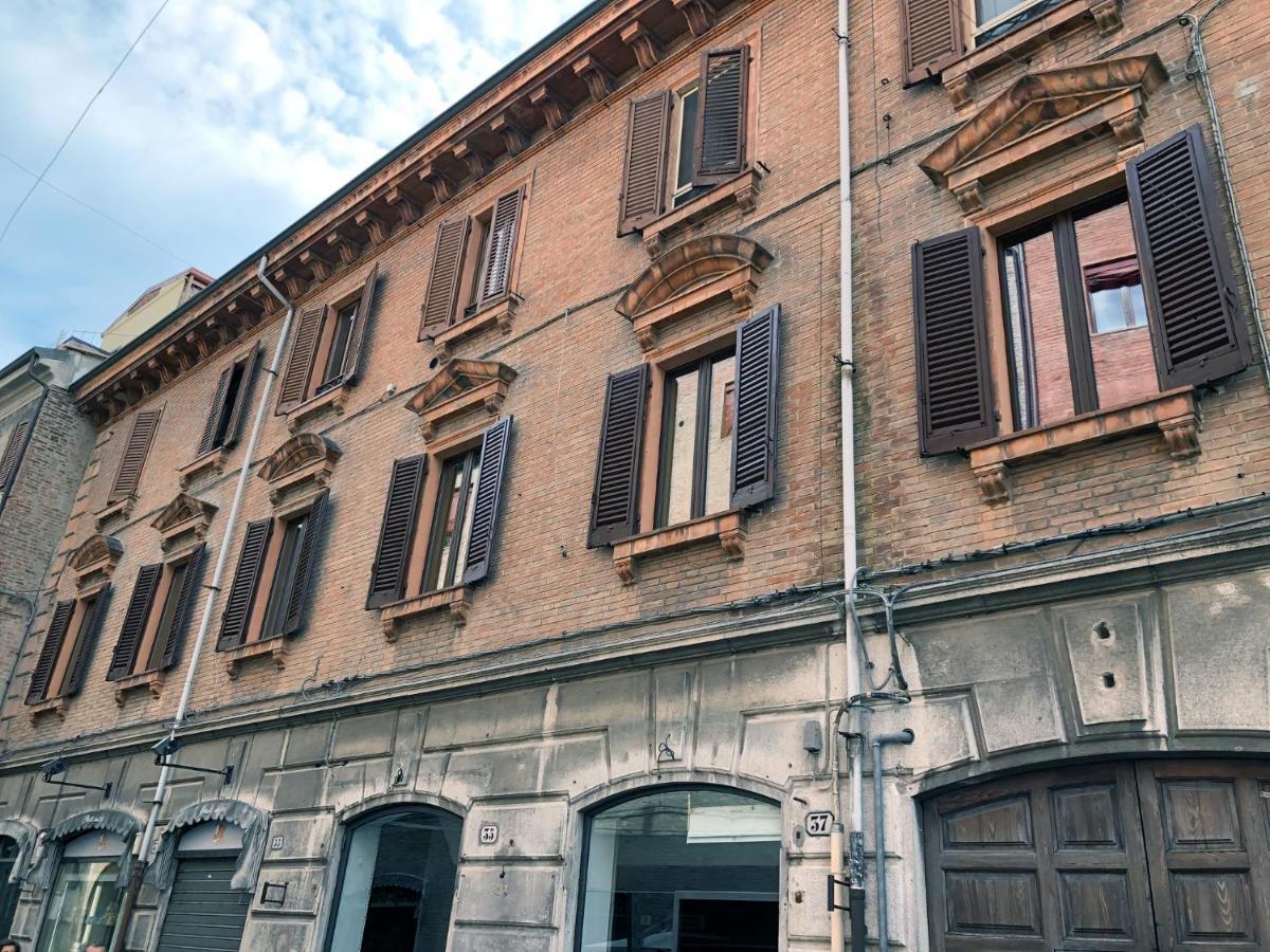 Triquetra Hotel Ferrara Luaran gambar